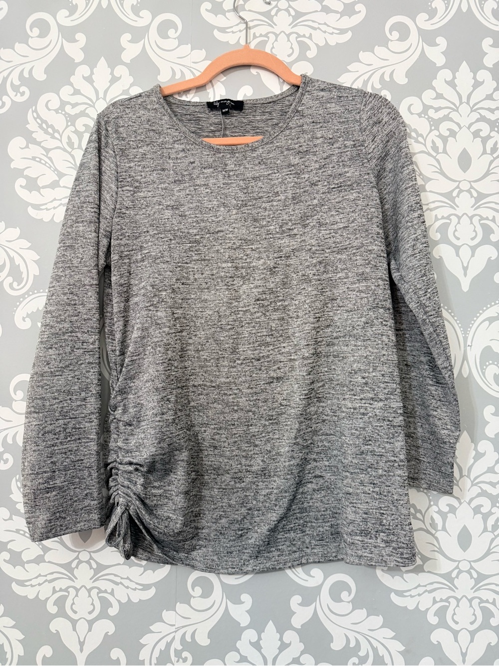 💫4/$25 • Lily Morgan Gray Ruched Side Long-Sleeve Top